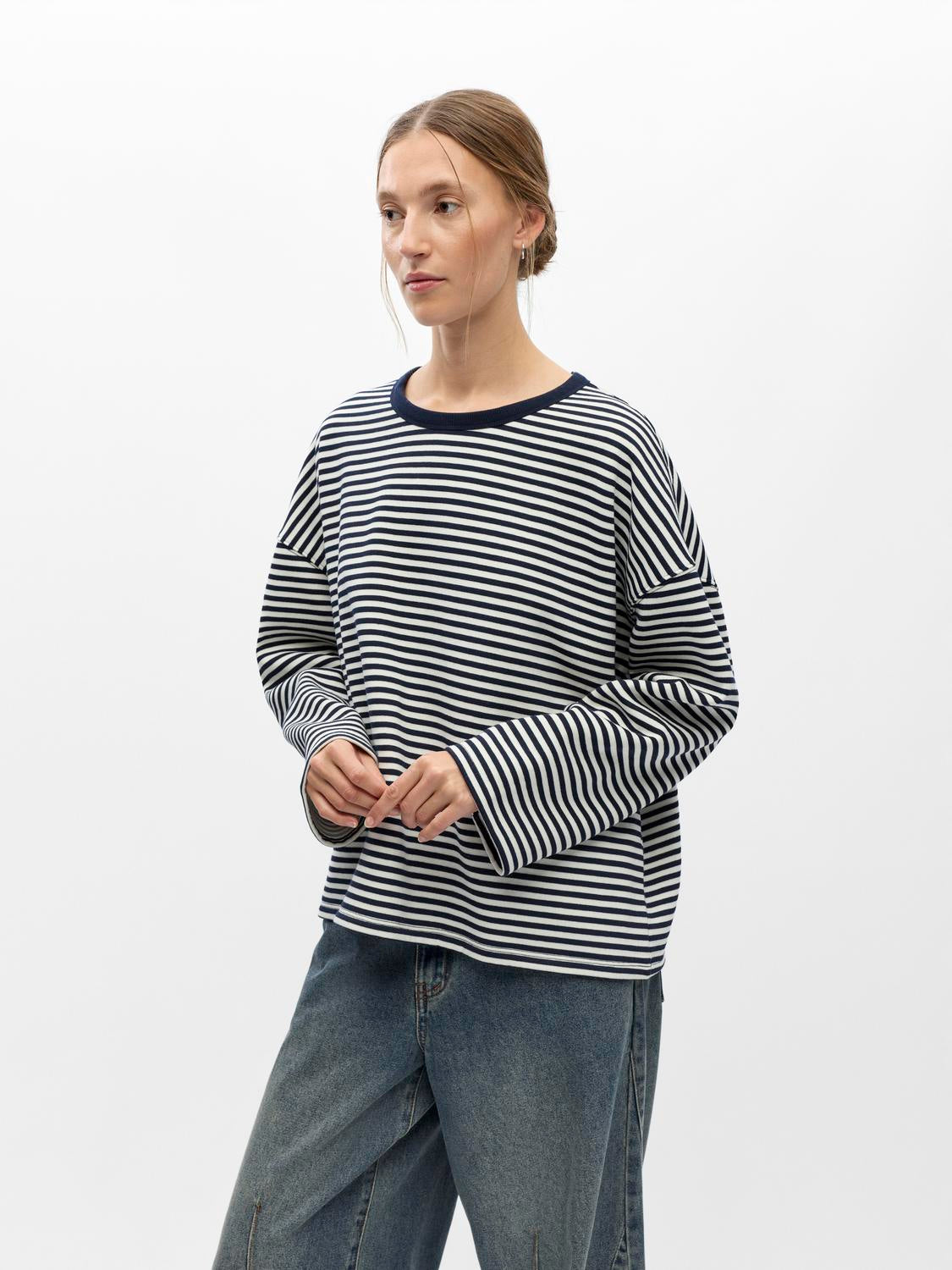 model_shot-front